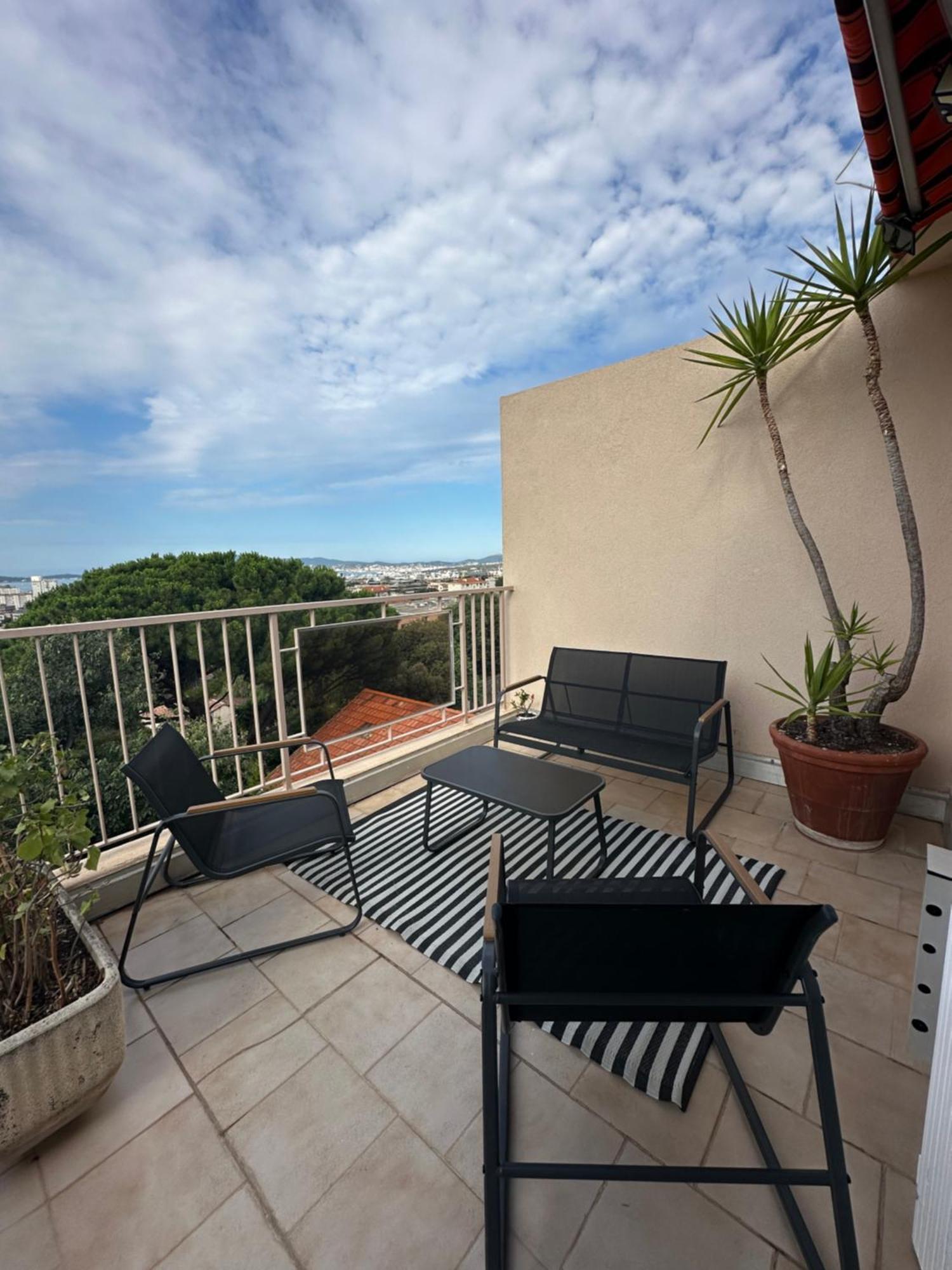 T4 Avec Terrasse Et Garage Prive Apartment Toulon Exterior foto