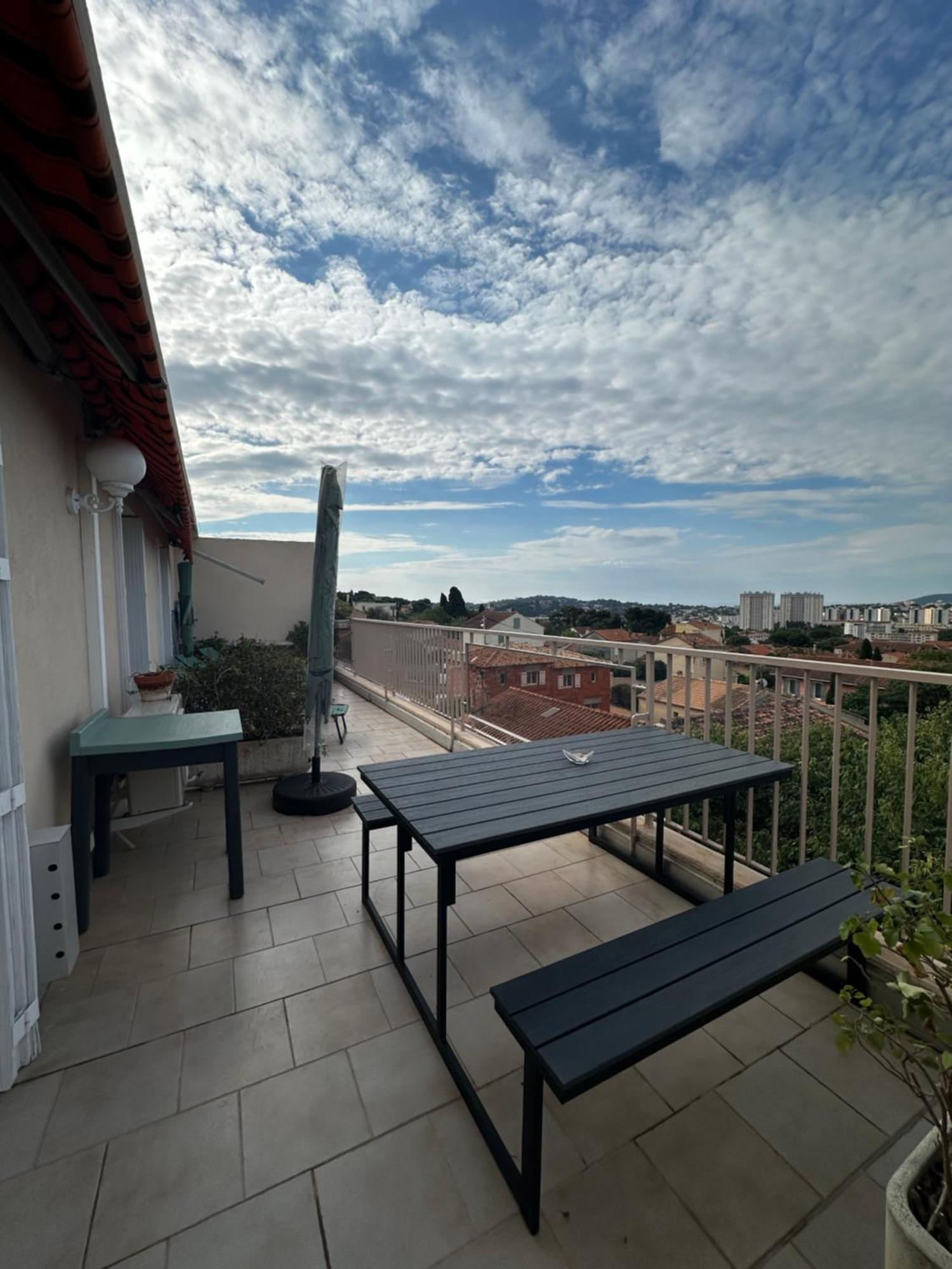 T4 Avec Terrasse Et Garage Prive Apartment Toulon Exterior foto