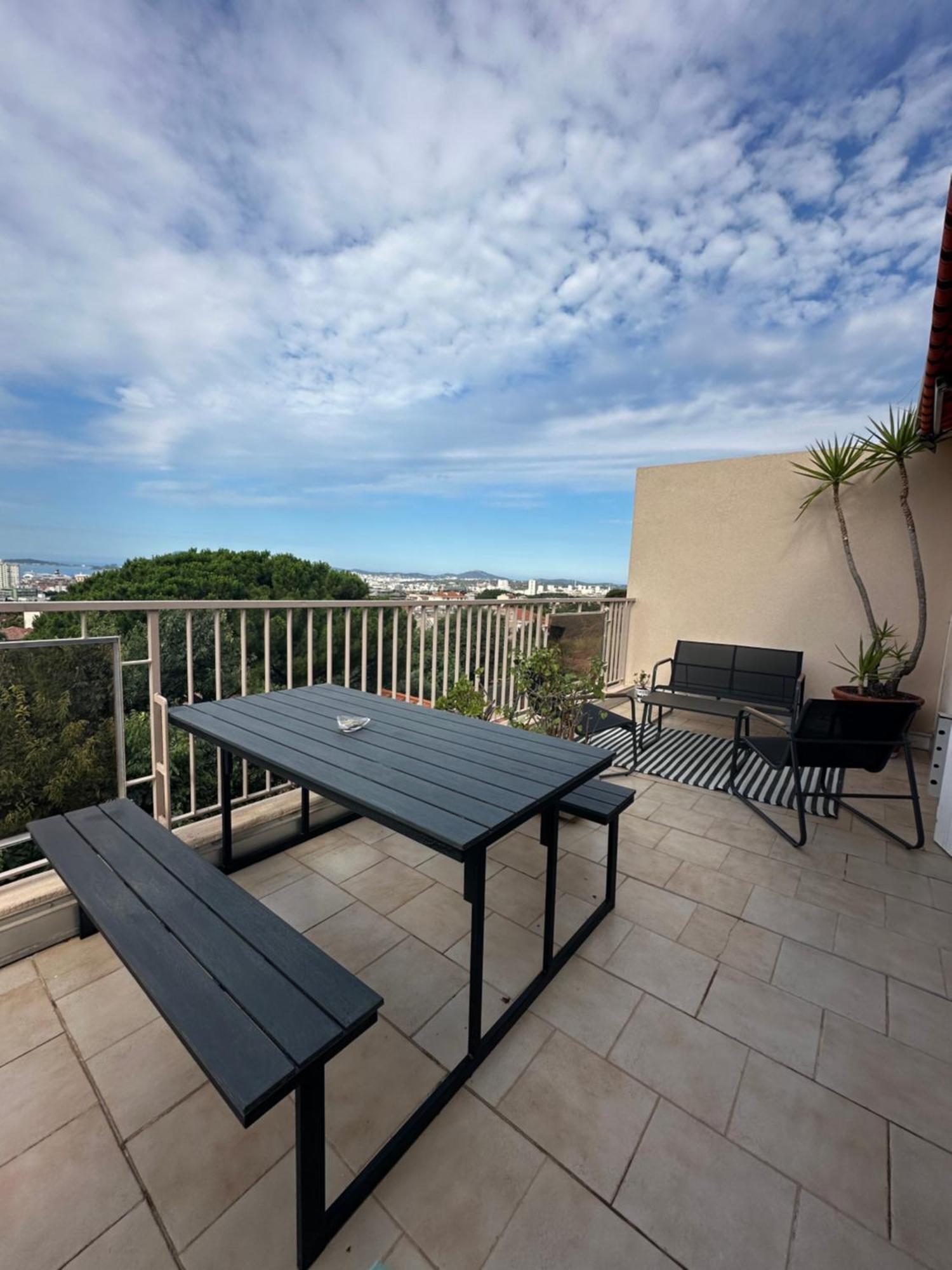 T4 Avec Terrasse Et Garage Prive Apartment Toulon Exterior foto