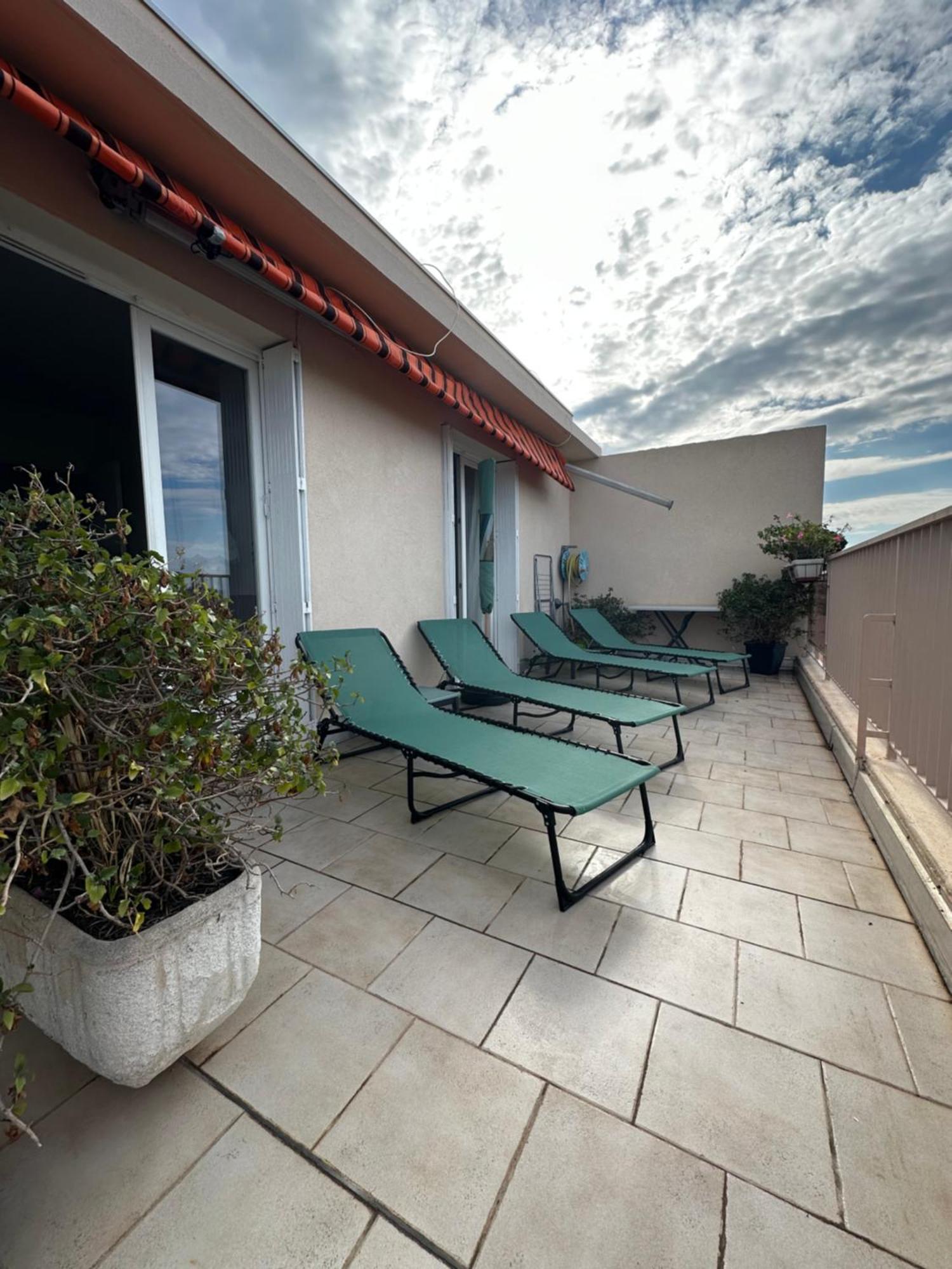 T4 Avec Terrasse Et Garage Prive Apartment Toulon Exterior foto